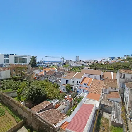 Conteira Apartment *